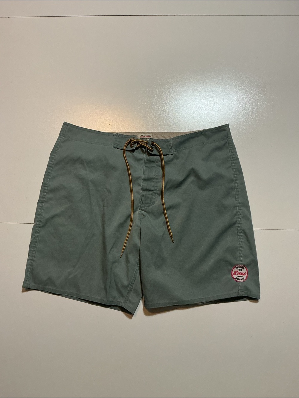 Deus Ex Machina Motorcycles Custom Supply Canggu Bali Patch 8" Shorts